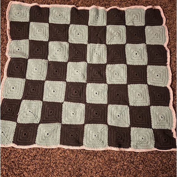 Handmade Granny square crochet baby blanket. Size 41x47 - Picture 1 of 1